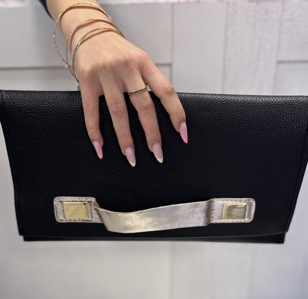 3b3ddc97-d0b3-40f1-aef2-a2b10050e987