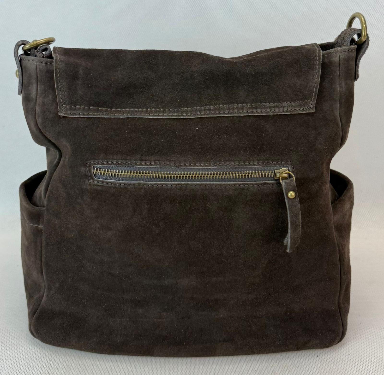 b9e4051e-8d9f-4c9b-b985-7b1726cb64a9