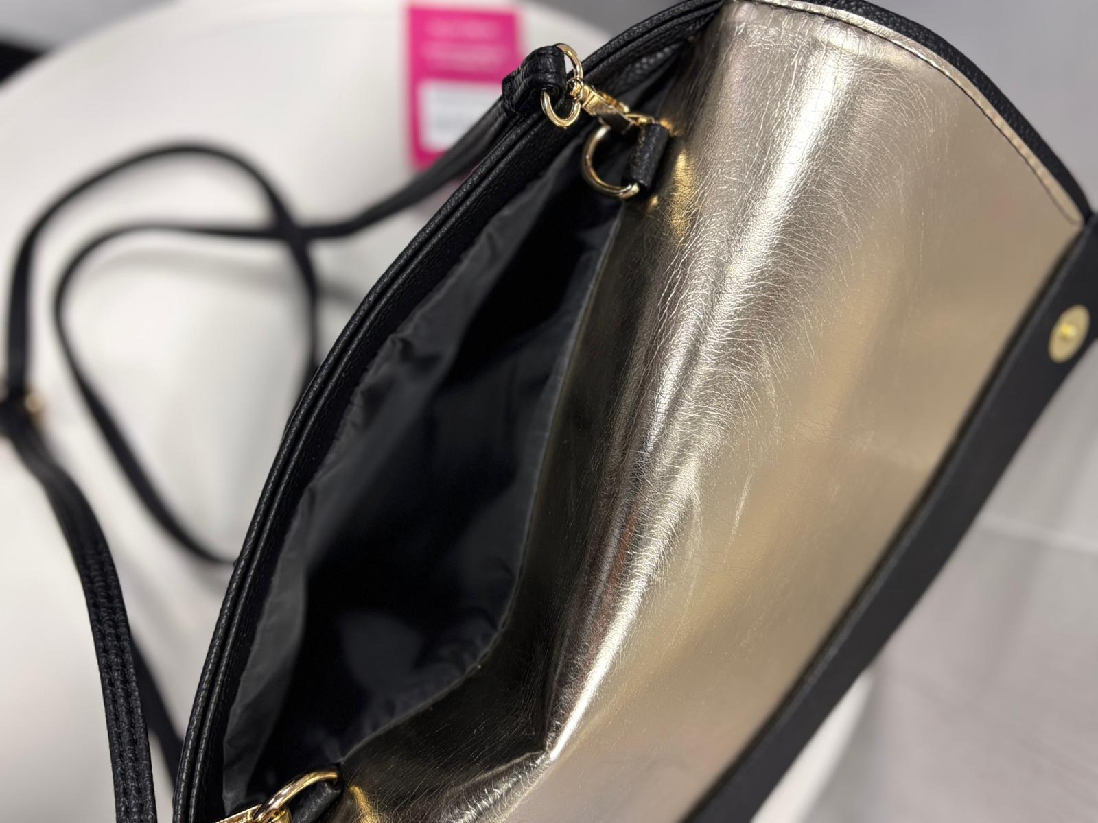 7ce1a1a0-616c-4285-ac51-4901fc2f539f